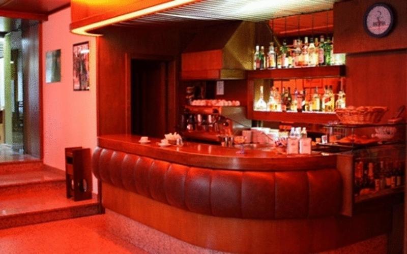 Hotel Pamela Сан Пиетро ин Цазале Екстериор снимка