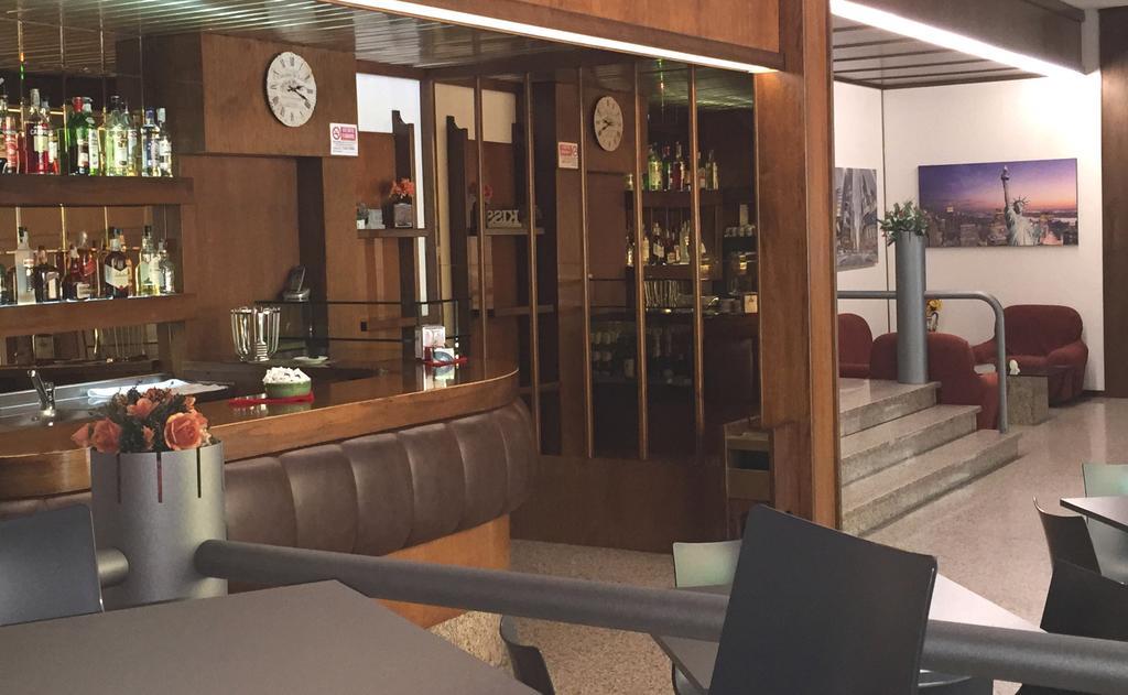 Hotel Pamela Сан Пиетро ин Цазале Екстериор снимка