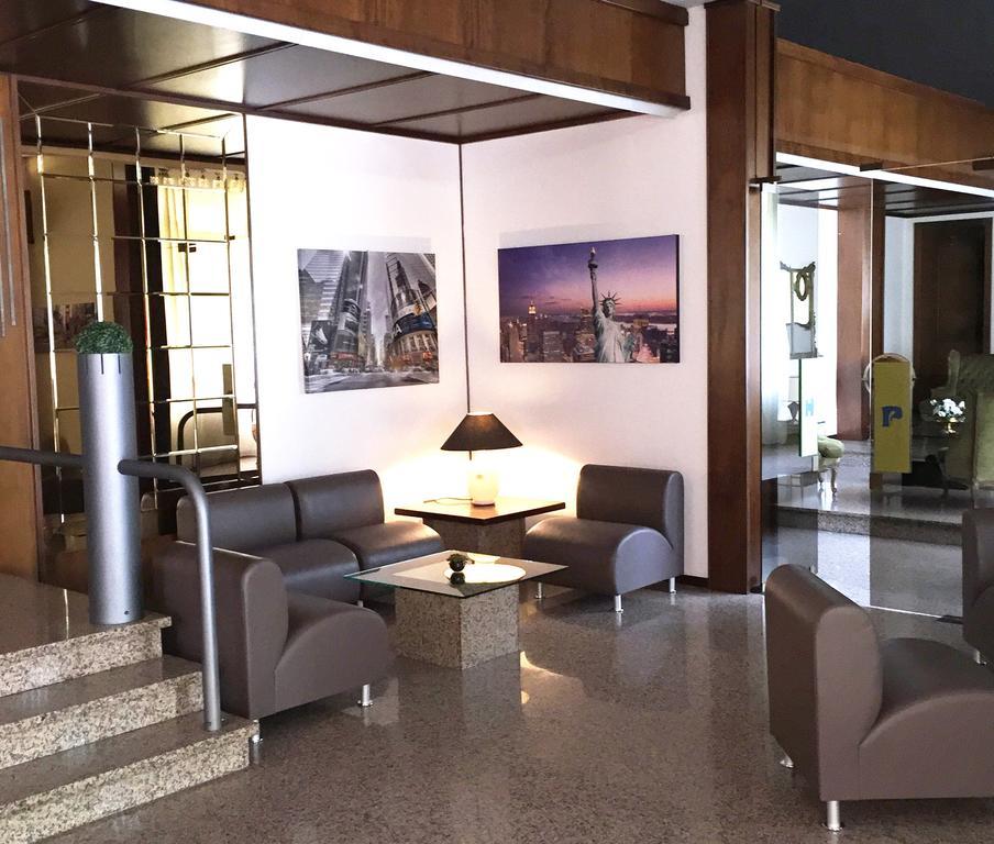 Hotel Pamela Сан Пиетро ин Цазале Екстериор снимка