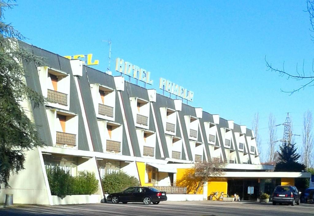 Hotel Pamela Сан Пиетро ин Цазале Екстериор снимка