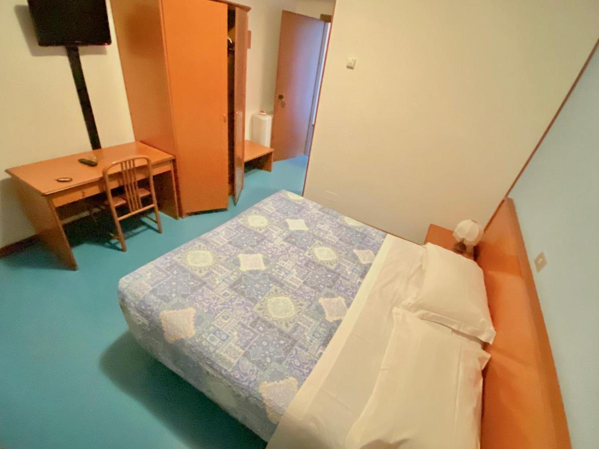 Hotel Pamela Сан Пиетро ин Цазале Екстериор снимка